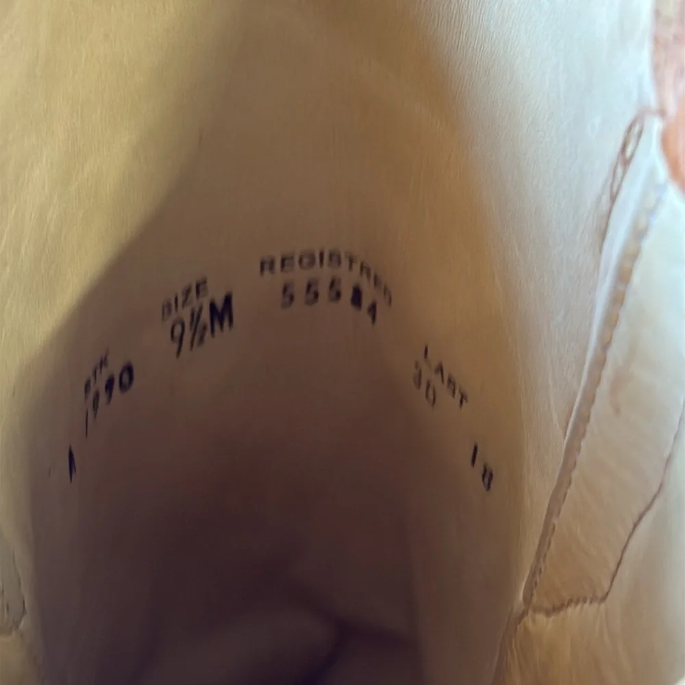 CORRAL Vintage Distressed Wings Hearts & Peace A1976 distressed boots Size 9.5 - Picture 15 of 15